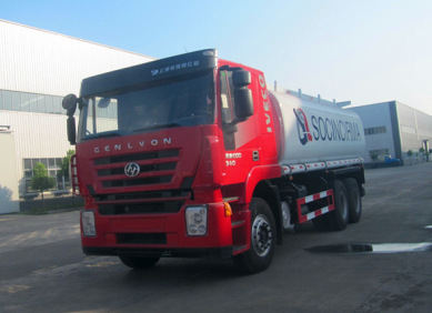紅巖25方杰獅后雙橋運(yùn)油車(chē)