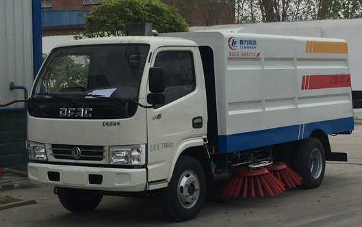 東風(fēng)銳鈴掃路車(chē)