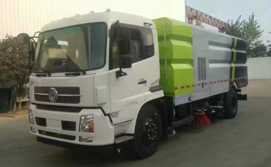 東風(fēng)天錦掃路車(chē)