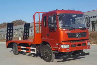 東風(fēng)153型平板運輸車