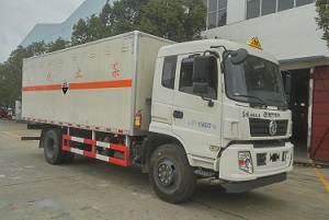 東風(fēng)天錦腐蝕性物品廂式運輸車 