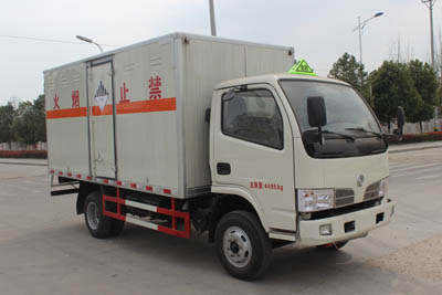 東風(fēng)多利卡3.8米雜項(xiàng)危險(xiǎn)物品廂式運(yùn)輸車