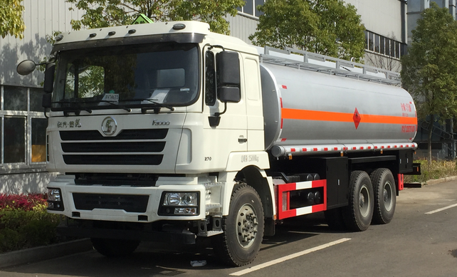 國五27方德龍F(tuán)3000運(yùn)油車