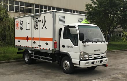 國(guó)五 慶鈴4.15米易燃液體廂式運(yùn)輸車