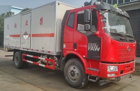 解放6.2米10.4噸危險(xiǎn)廢物運(yùn)輸車 