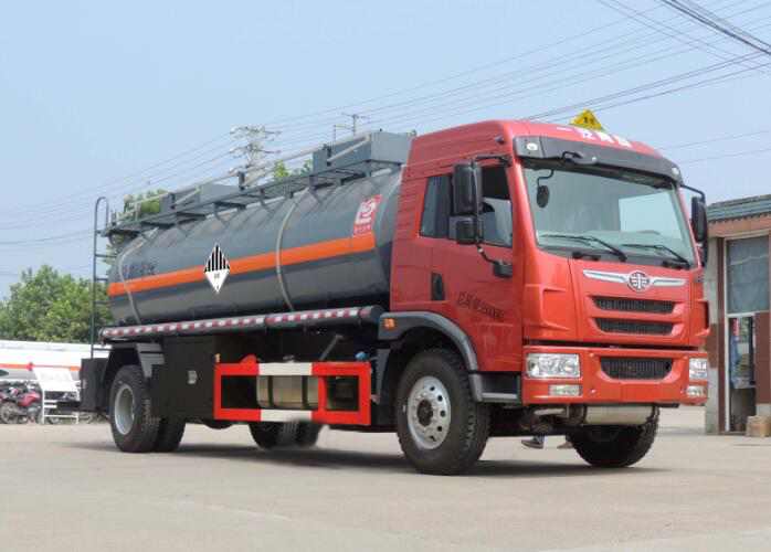解放單橋8.9方8.6噸危險(xiǎn)廢物罐式運(yùn)輸車 